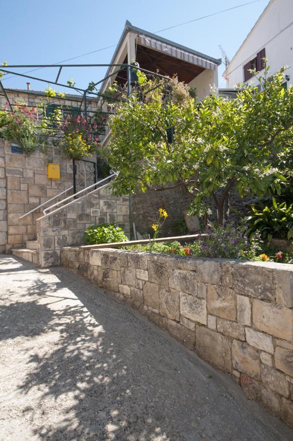 Apartments Gorana Splitska Luaran gambar