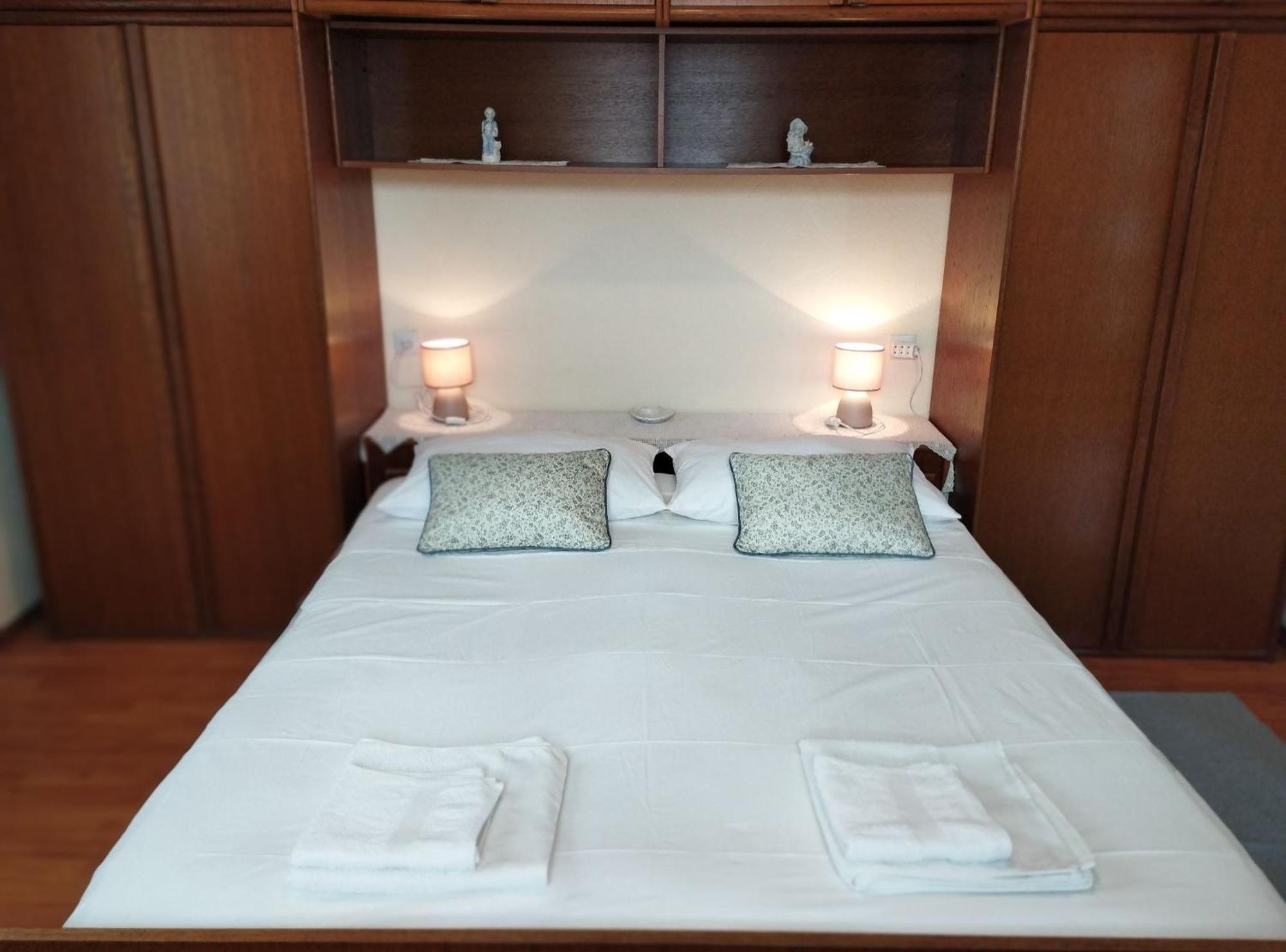 Apartments Gorana Splitska Luaran gambar