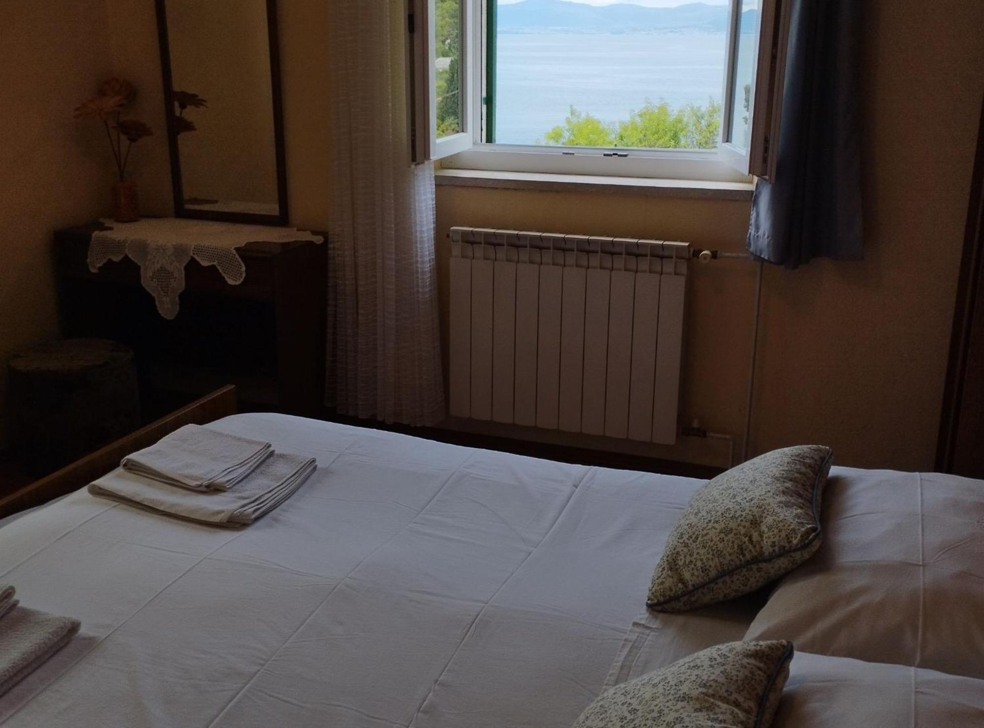 Apartments Gorana Splitska Luaran gambar