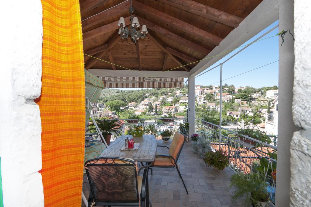 Apartments Gorana Splitska Luaran gambar